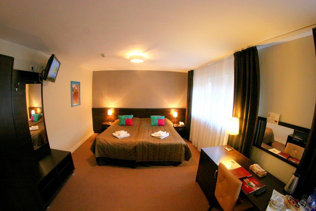 Hotel I Restauracja Zloty Las Room photo